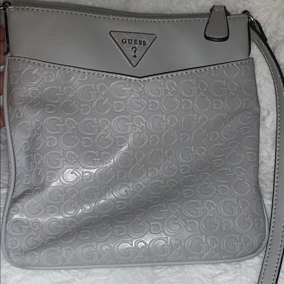 Guess Gray Crossbody Bag like new - Picture 3 of 7